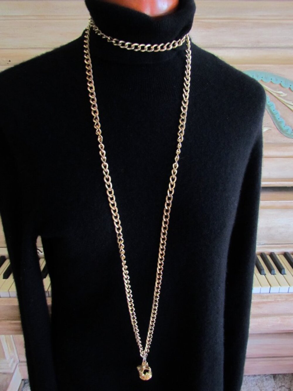 CROWN NECKLACE, GOLD-TONE 32" PENDANT w 3-D IMPERIAL CROWN; GEMSTONES & DETAILS - Picture 6 of 6